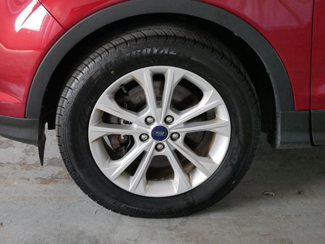 Thumbnail: 2017 Ford Escape - 4