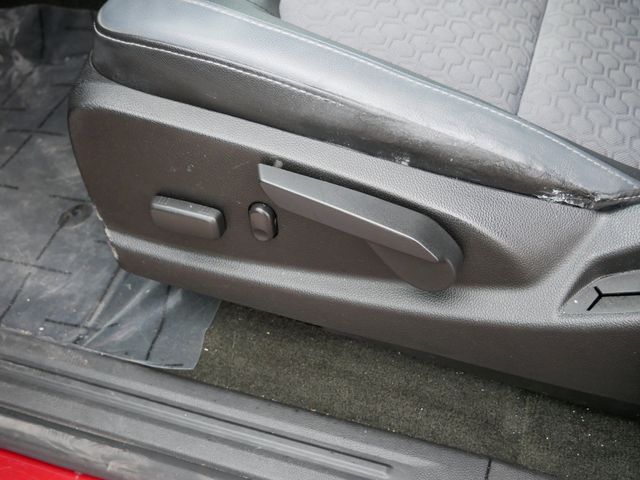 Thumbnail: 2015 Chevrolet Colorado - 23