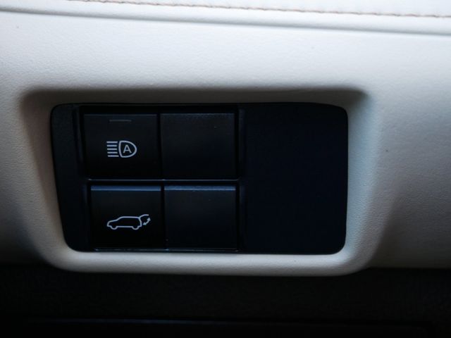 Thumbnail: 2021 Toyota Highlander - 14