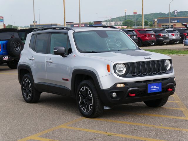 Thumbnail: 2016 Jeep Renegade - 19