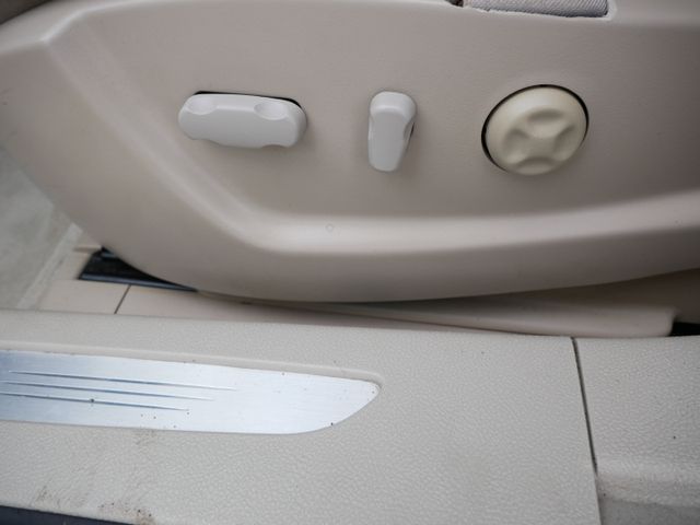 Thumbnail: 2006 Cadillac DTS - 20
