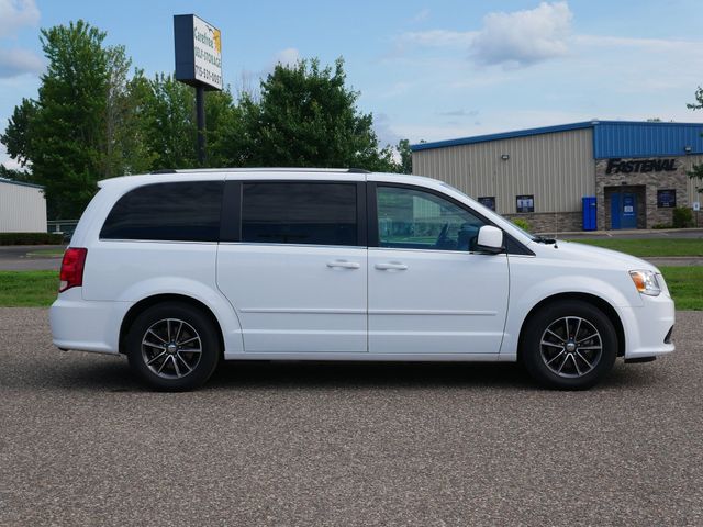 Thumbnail: 2017 Dodge Grand Caravan - 17