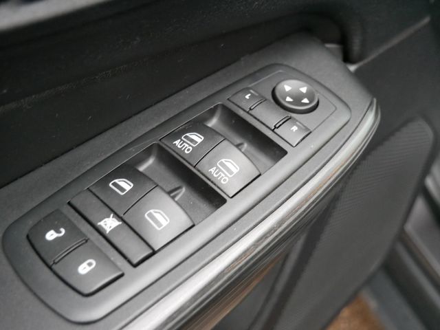 Thumbnail: 2017 Jeep Cherokee - 22