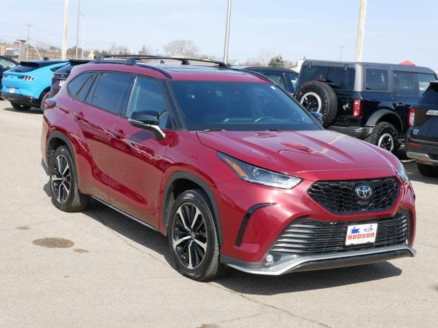 Thumbnail: 2022 Toyota Highlander - 22