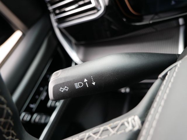 Thumbnail: 2024 Jeep Grand Wagoneer L - 26