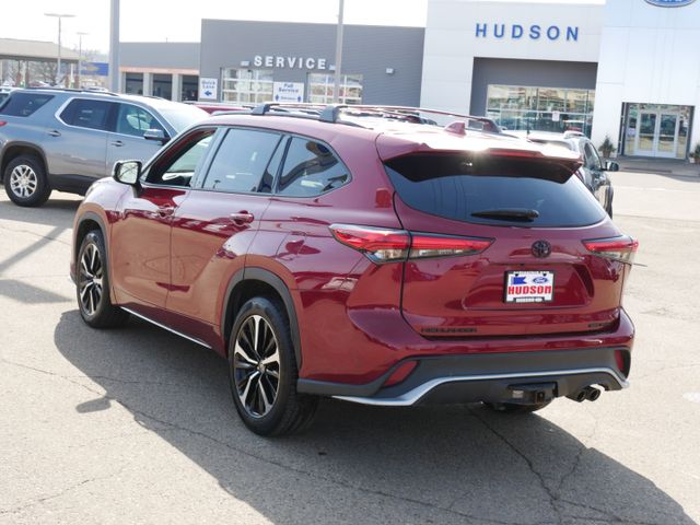 Thumbnail: 2022 Toyota Highlander - 3