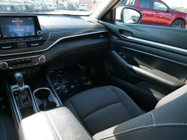 Thumbnail: 2023 Nissan Altima - 9