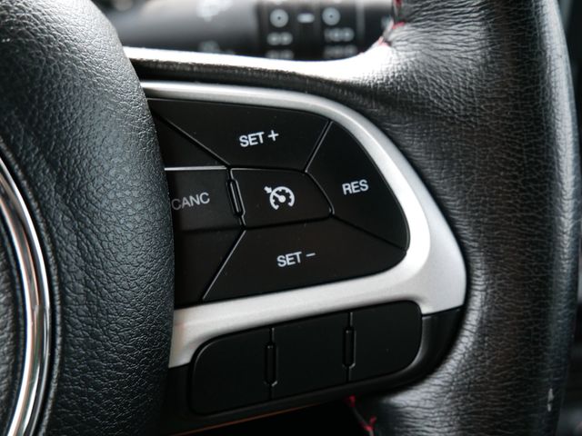 Thumbnail: 2016 Jeep Renegade - 25