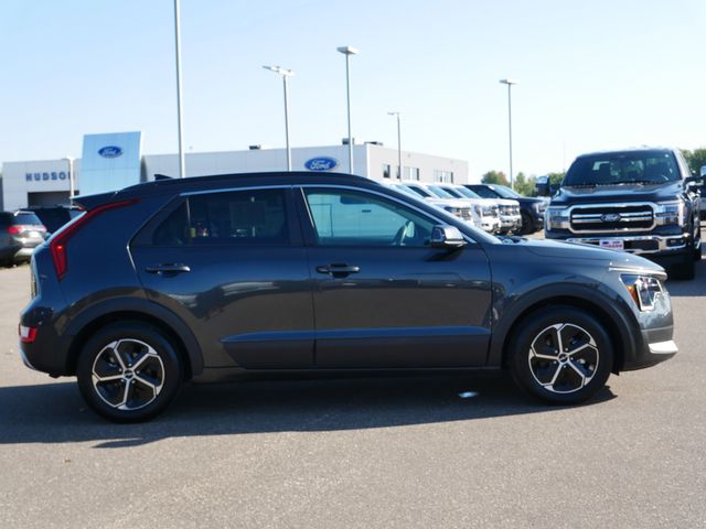 Thumbnail: 2024 Kia Niro - 18