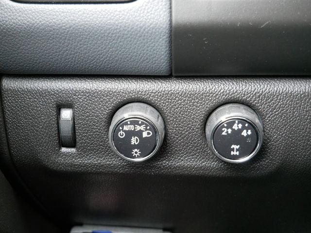 Thumbnail: 2015 Chevrolet Colorado - 15