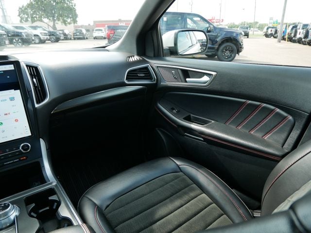 Thumbnail: 2023 Ford Edge - 11