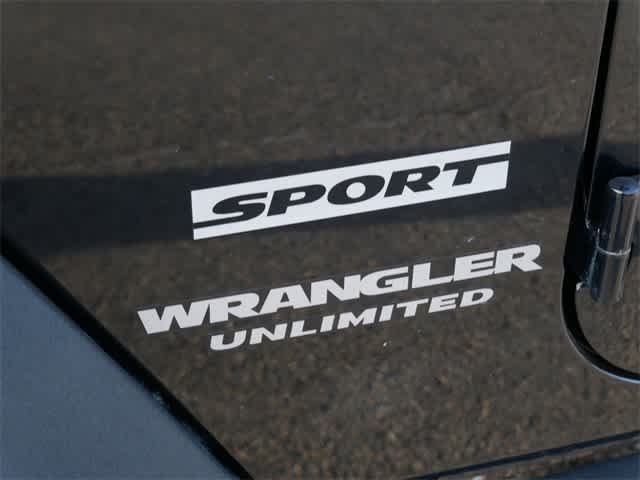 2016 Jeep Wrangler Unlimited Sport 19