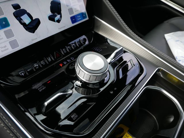 Thumbnail: 2024 Jeep Grand Wagoneer L - 13