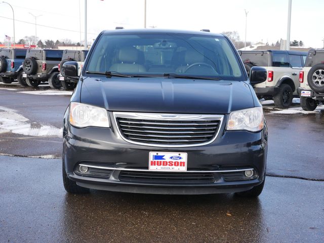 Thumbnail: 2014 Chrysler Town & Country - 20