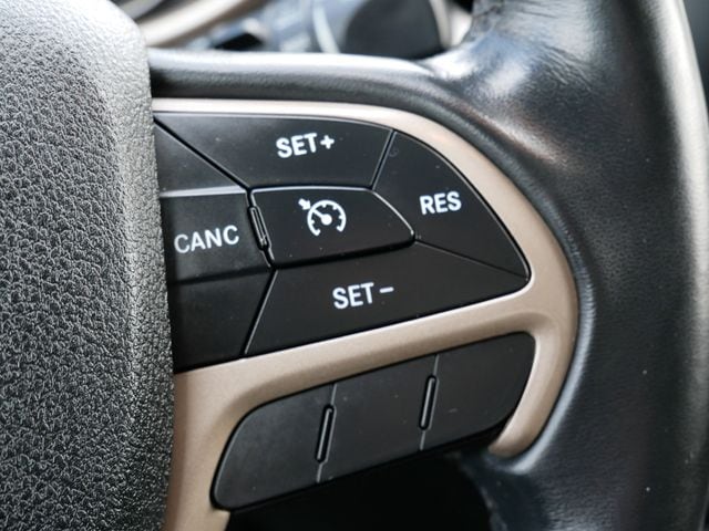 Thumbnail: 2015 Jeep Cherokee - 25