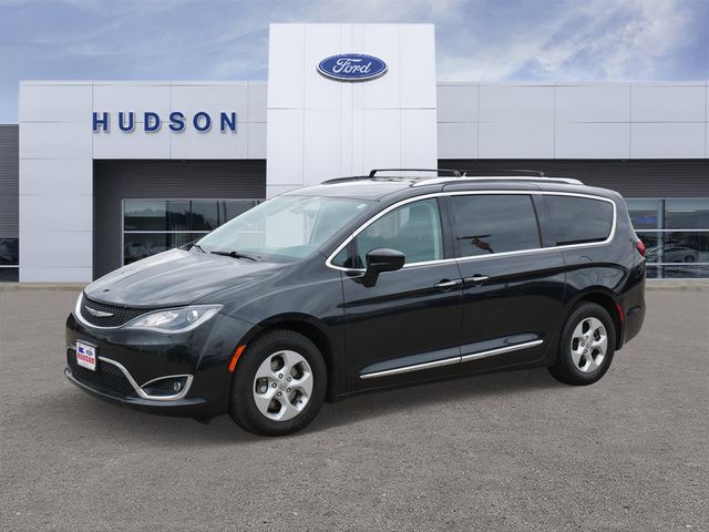 2017 Chrysler Pacifica  -
                  Hudson, WI