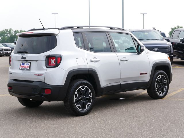 Thumbnail: 2016 Jeep Renegade - 17