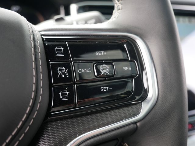 Thumbnail: 2024 Jeep Grand Wagoneer L - 25