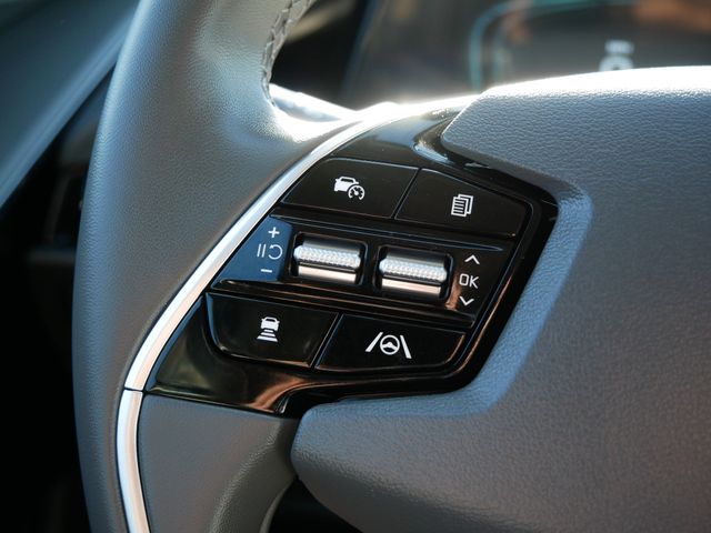 Thumbnail: 2024 Kia Niro - 24