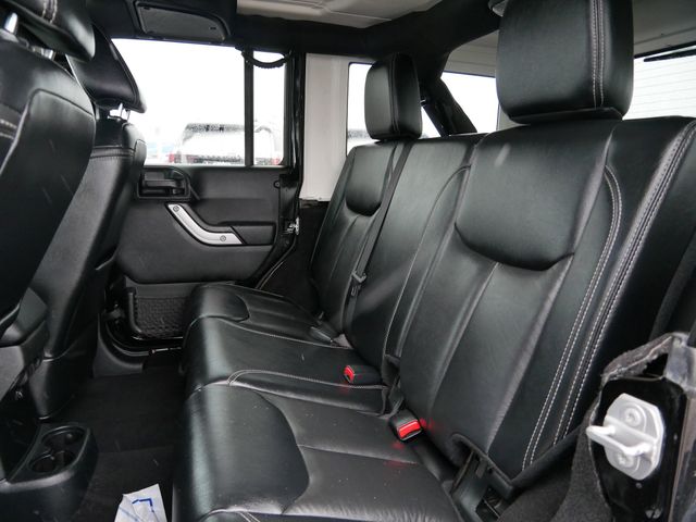 Thumbnail: 2017 Jeep Wrangler - 14