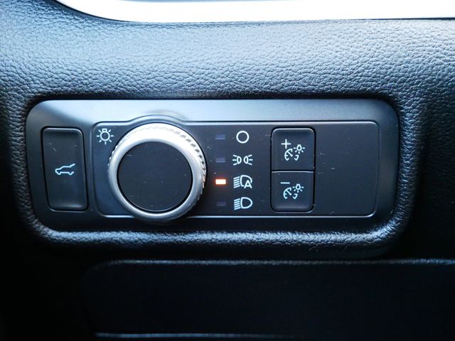 Thumbnail: 2022 Ford Explorer - 16