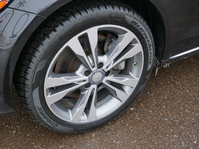 Thumbnail: 2016 Mercedes-Benz C-Class - 20