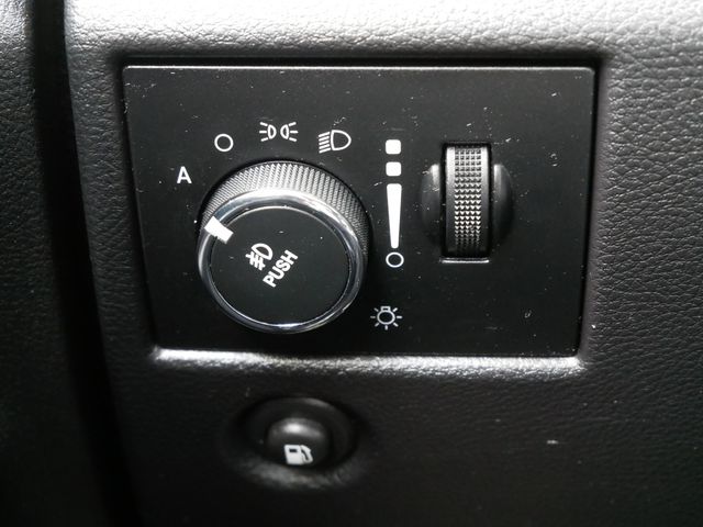 Thumbnail: 2011 Jeep Grand Cherokee - 16
