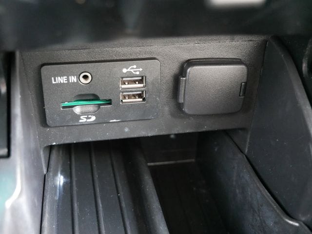 Thumbnail: 2015 Ford Explorer - 12