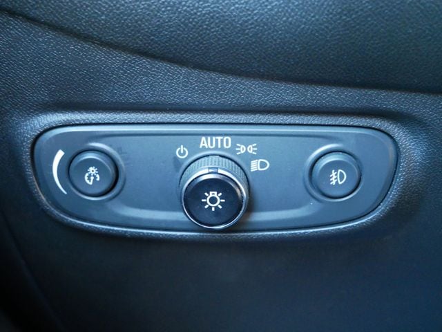 Thumbnail: 2022 Chevrolet Equinox - 16