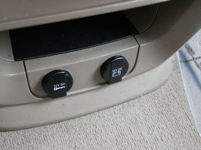 Thumbnail: 2014 Chrysler Town & Country - 26