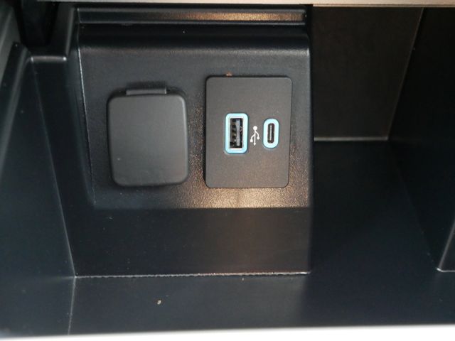 Thumbnail: 2022 Ford Explorer - 14