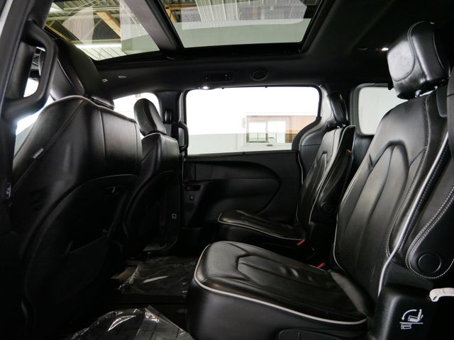 Thumbnail: 2019 Chrysler Pacifica - 11