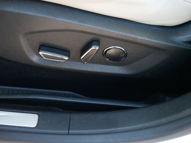 Thumbnail: 2016 Ford Edge - 23