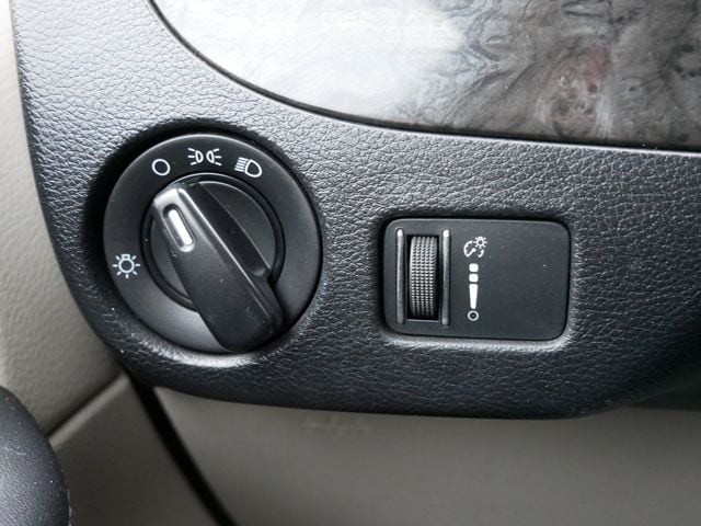 Thumbnail: 2016 Dodge Grand Caravan - 13