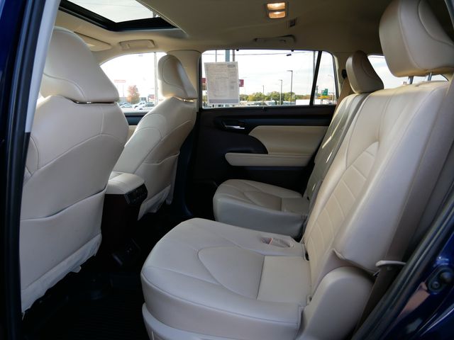 Thumbnail: 2021 Toyota Highlander - 4