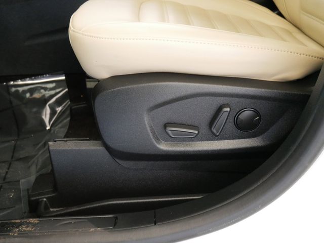 Thumbnail: 2023 Ford Edge - 17