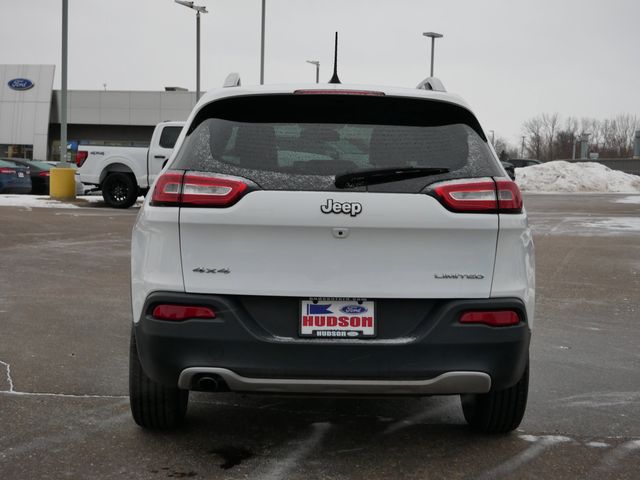 Thumbnail: 2017 Jeep Cherokee - 16