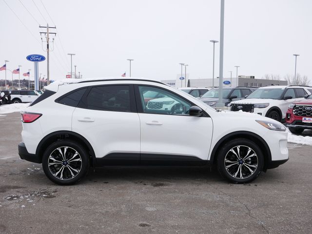 Thumbnail: 2022 Ford Escape - 21