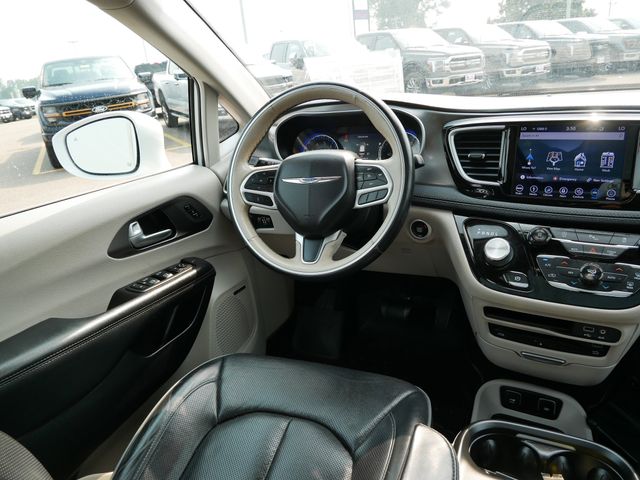 Thumbnail: 2018 Chrysler Pacifica - 6