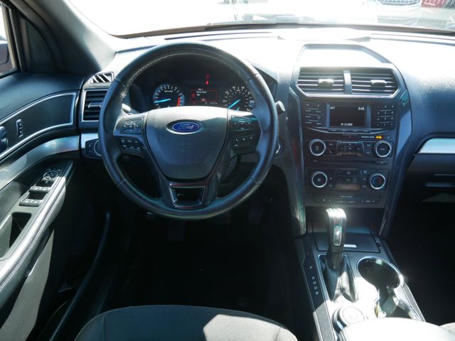 Thumbnail: 2017 Ford Explorer - 5