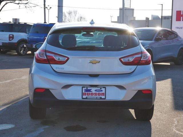 Thumbnail: 2018 Chevrolet Cruze - 18