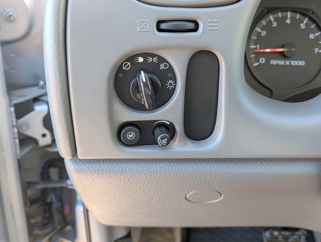 Thumbnail: 2008 Chevrolet TrailBlazer - 13