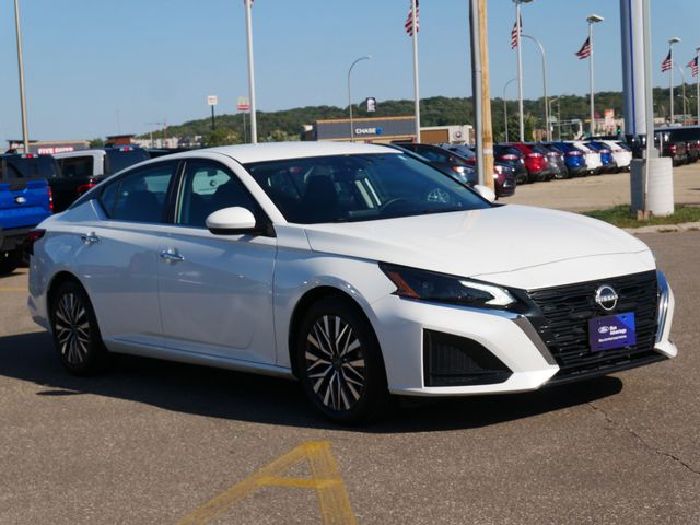 Thumbnail: 2023 Nissan Altima - 19