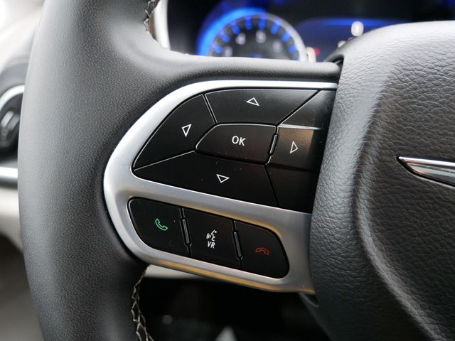 Thumbnail: 2023 Chrysler Pacifica - 24