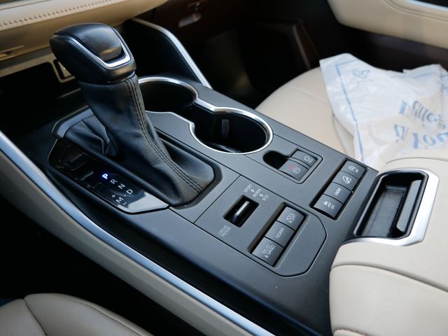 Thumbnail: 2021 Toyota Highlander - 13