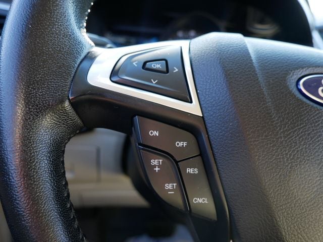 Thumbnail: 2016 Ford Edge - 24