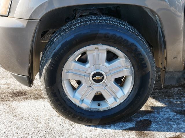 Thumbnail: 2012 Chevrolet Suburban - 21