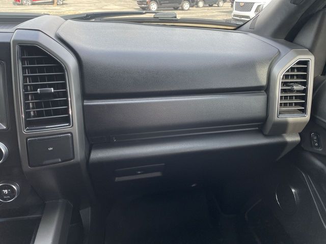 Thumbnail: 2019 Ford Expedition - 17