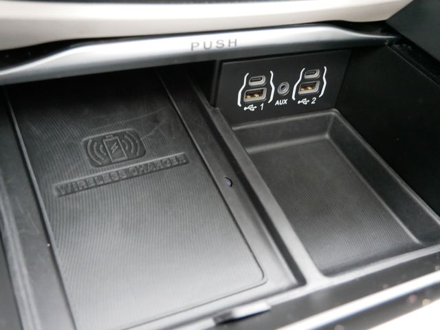 Thumbnail: 2023 Chrysler Pacifica - 12