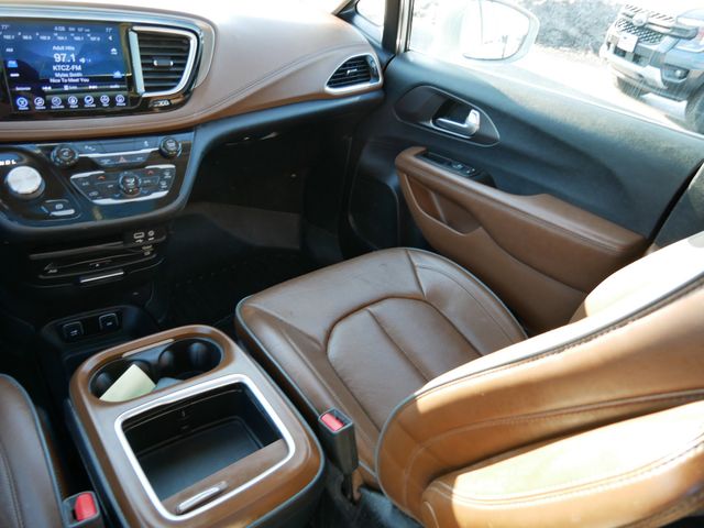 Thumbnail: 2017 Chrysler Pacifica - 11